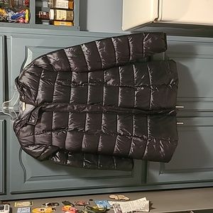 Old Navy like new, shiny black coat with side pockets, zipper, snap buttons